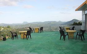 Pure Nature Hotel Kandy